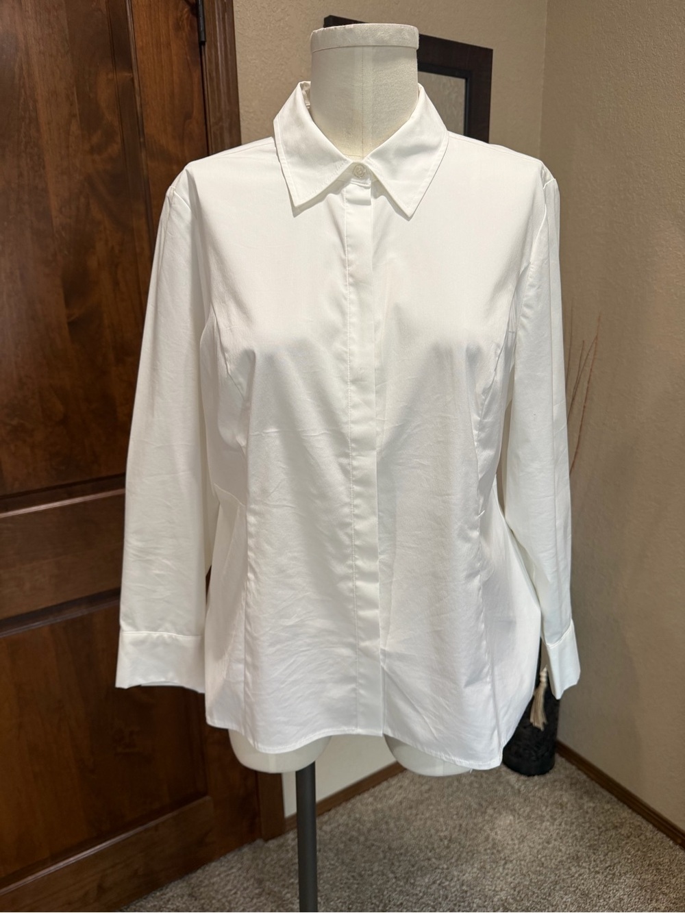 Chico's White Long-Sleeve Button Down Shirt 12P